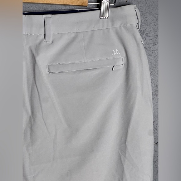 Mizzen + Main Helmsman Shorts.  Size 33W 8”L. - Picture 6 of 9